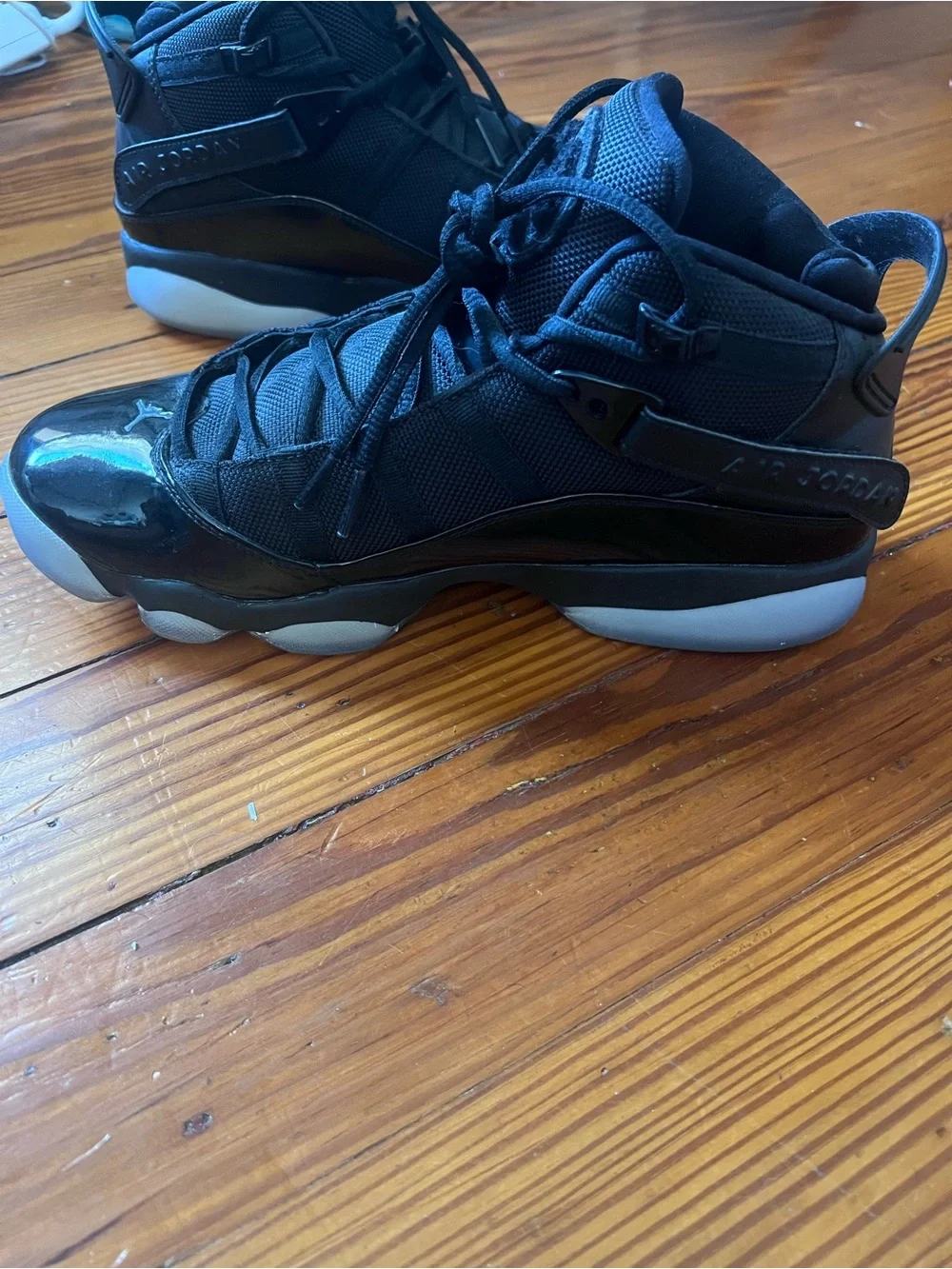 Jordan rings distinctive